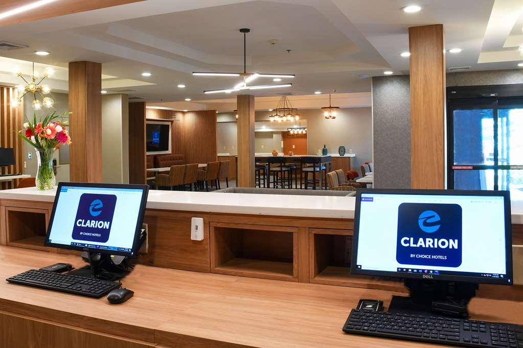 Clarion Inn Нашуа Удобства фото