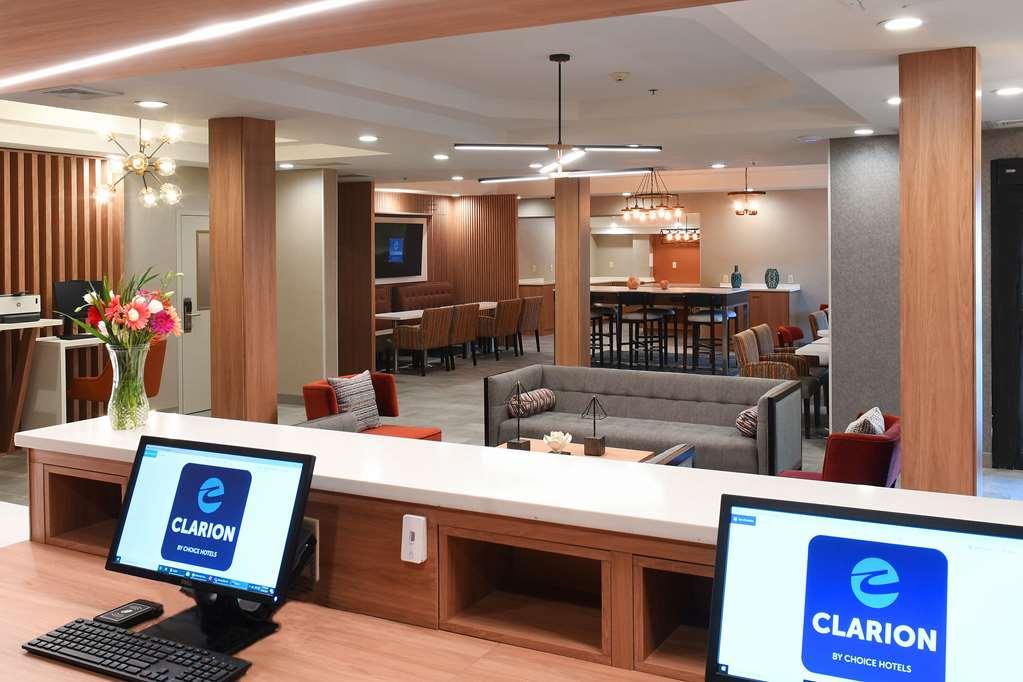 Clarion Inn Нашуа Удобства фото